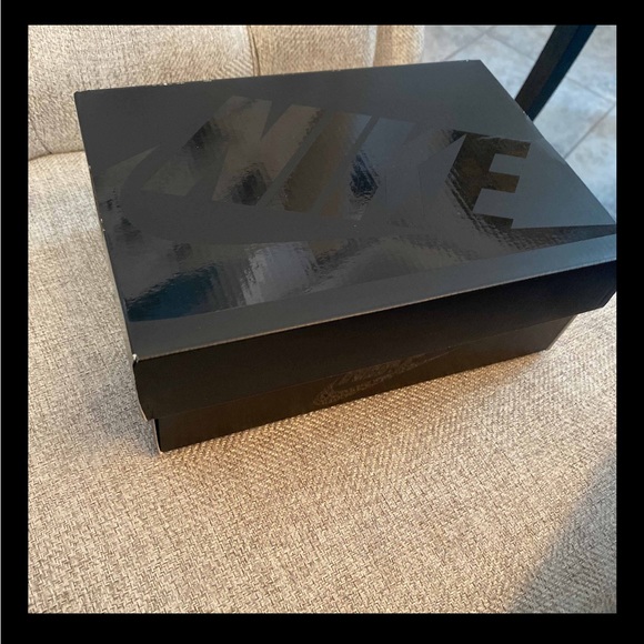 Toddler Nike shoe size 8 - Picture 8 of 8